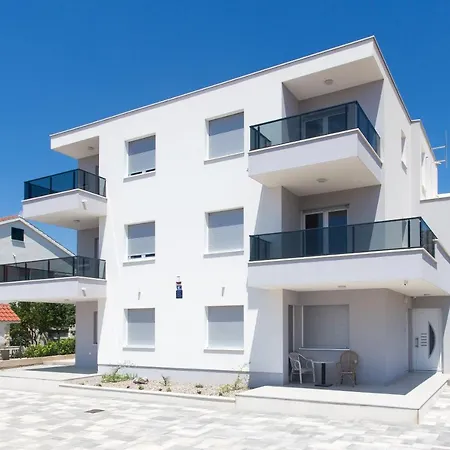 Delminium Apartment Kastela Exterior photo