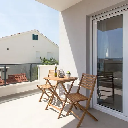 Delminium Apartment Kastela Exterior photo