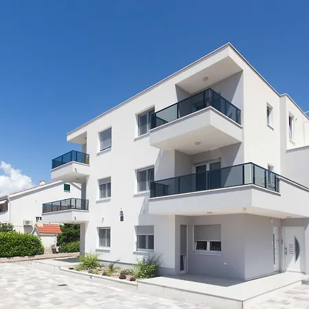 Delminium Apartment Kastela Exterior photo
